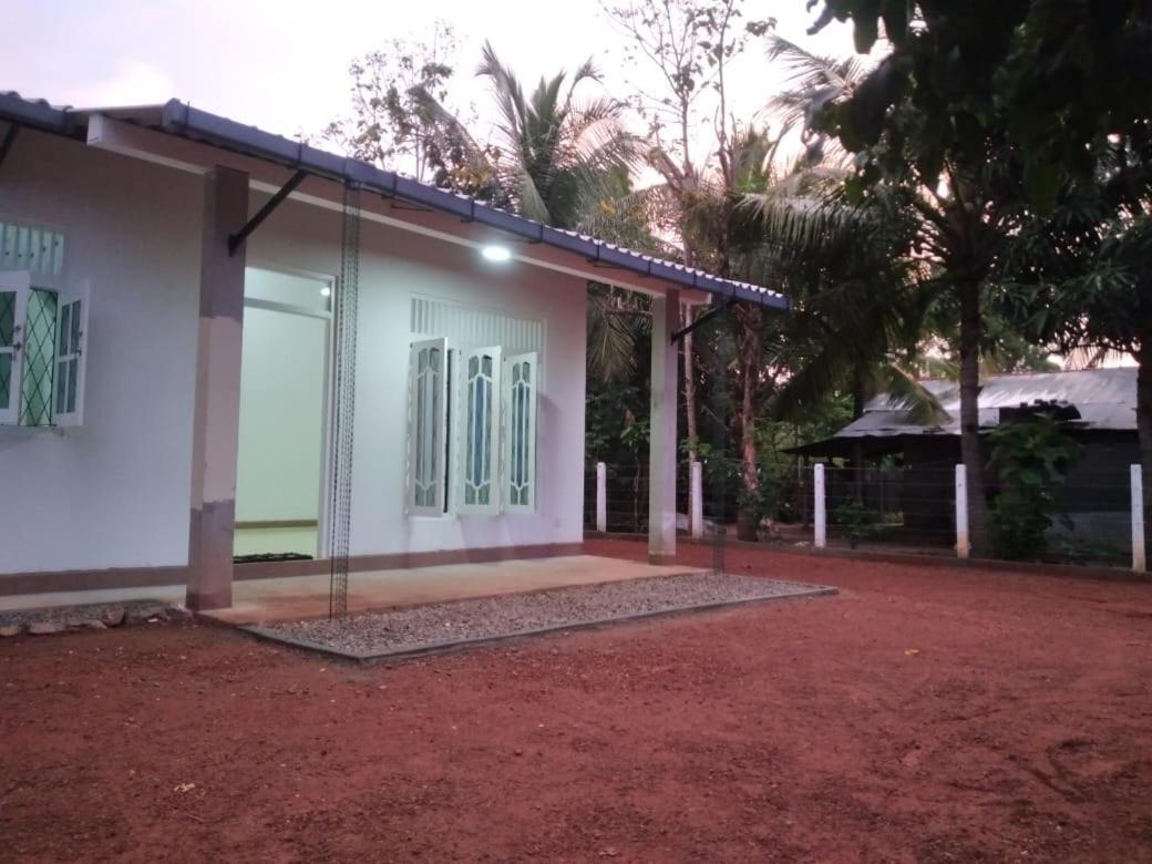 Cosy Holiday Home Jayarajapura Exterior photo